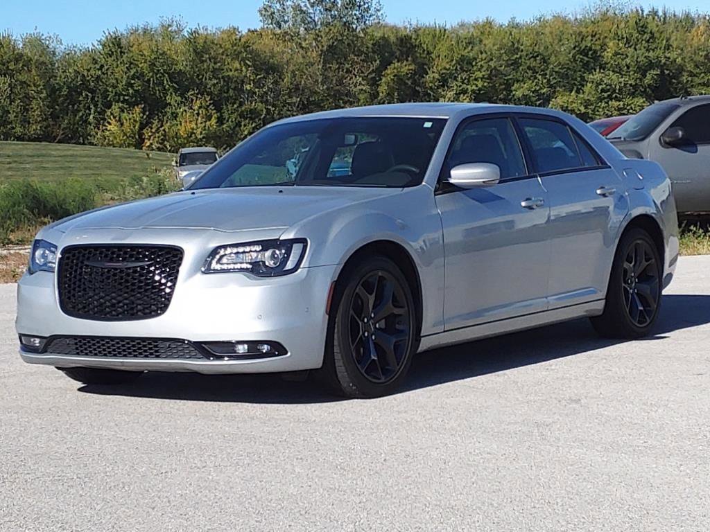Used 2023 Chrysler 300 S image 30
