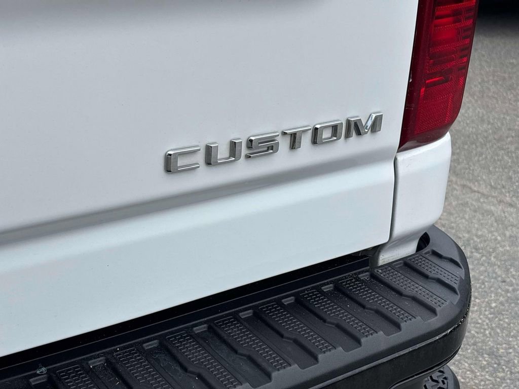 Used 2023 Chevrolet Silverado 2500 Custom w/ Custom Value Package image 31