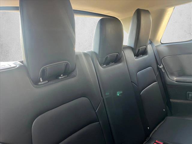 Used 2025 Nissan Pathfinder SL FWD image 20