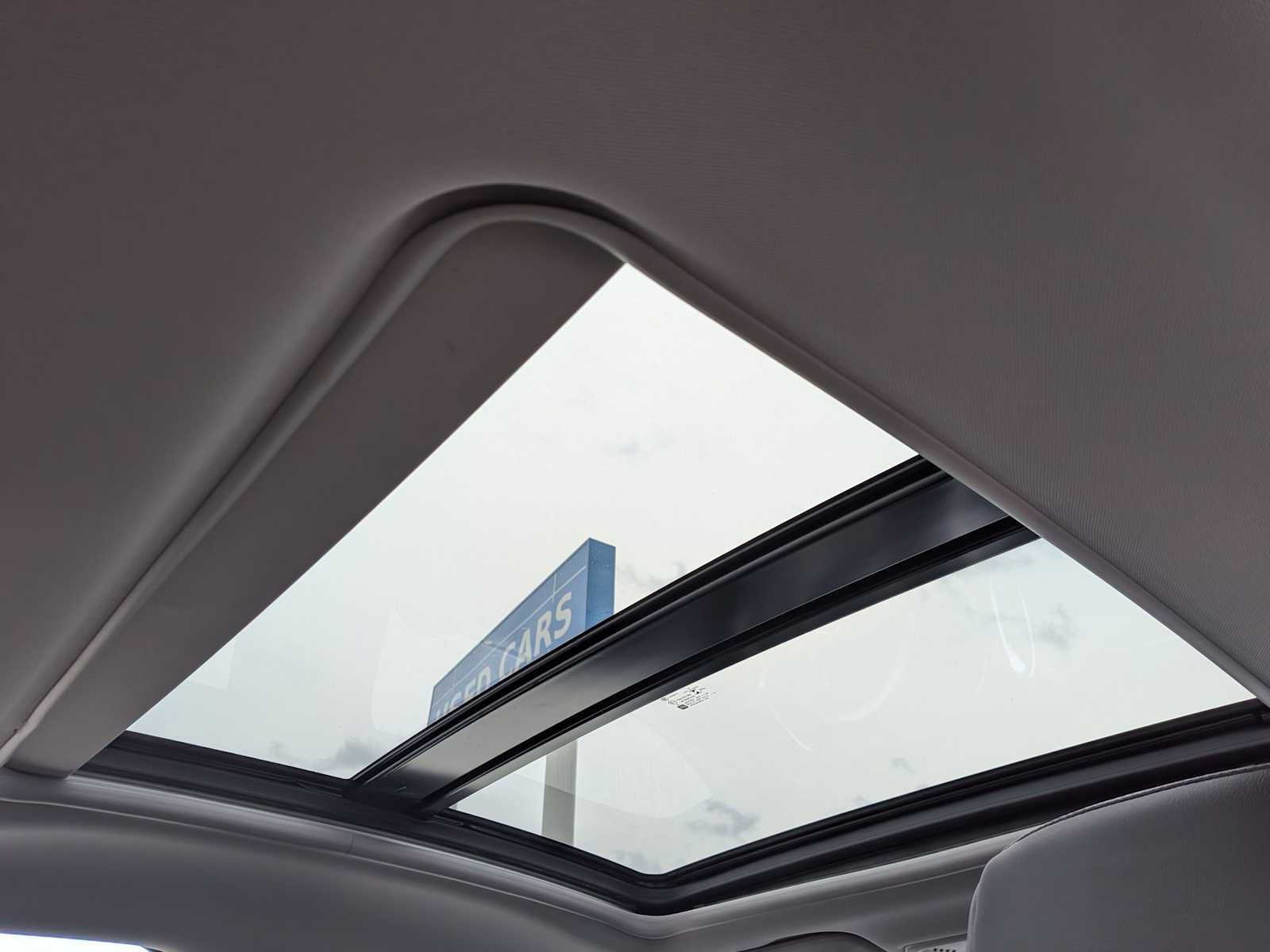 Used 2020 Chevrolet Malibu LT w/ Leather Package image 22