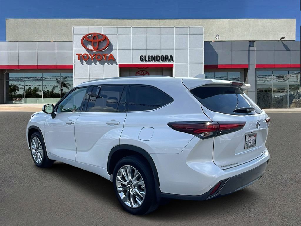 Used 2024 Toyota Highlander Limited image 5