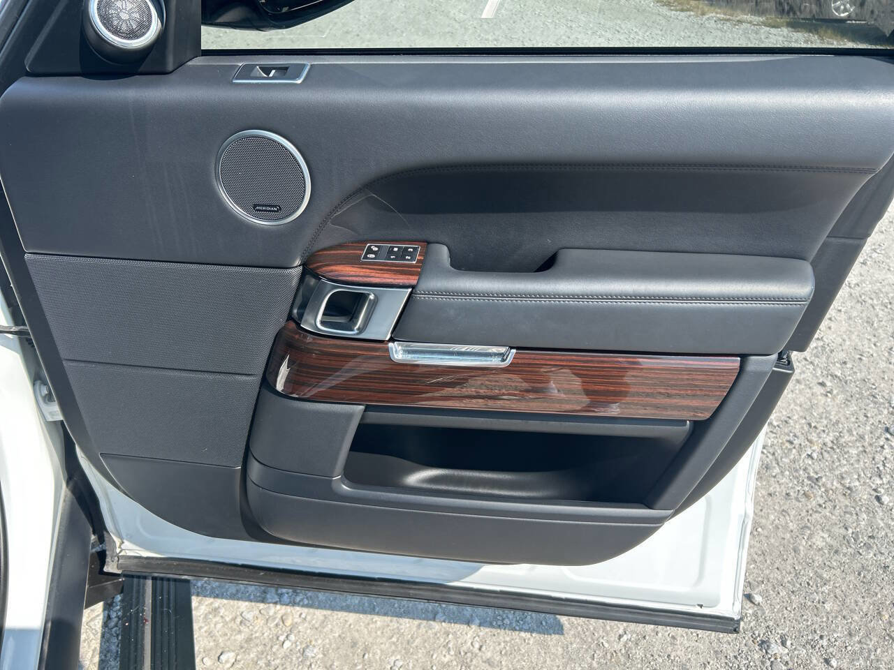 Used 2015 Land Rover Range Rover Supercharged image 20