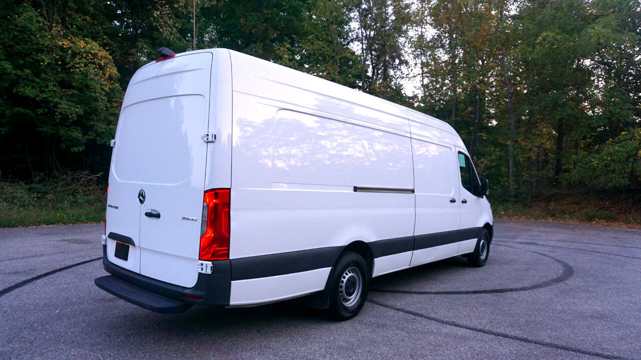 Used 2023 Mercedes-Benz Sprinter 2500 image 5