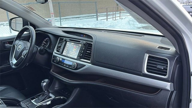 Used 2016 Toyota Highlander XLE image 33