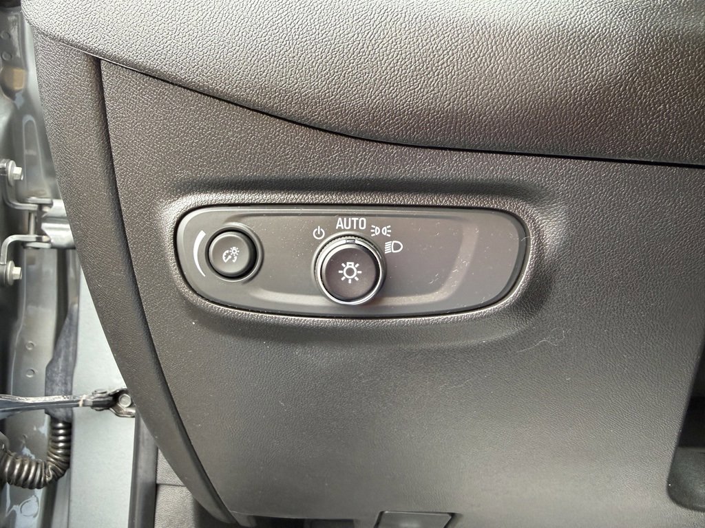 Used 2023 Chevrolet Equinox LT w/ Driver Convenience Package image 15