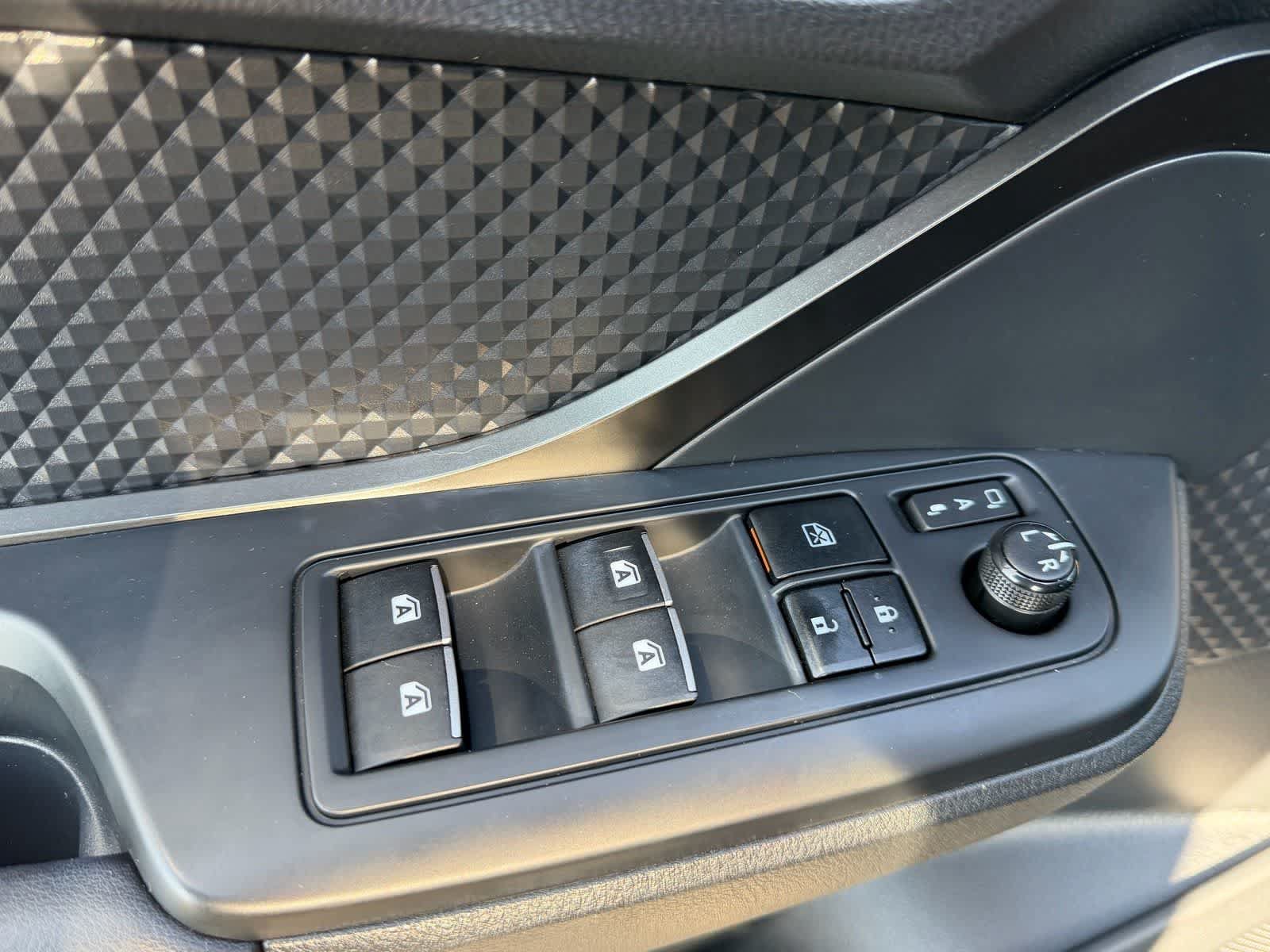 Used 2018 Toyota C-HR XLE FWD image 22