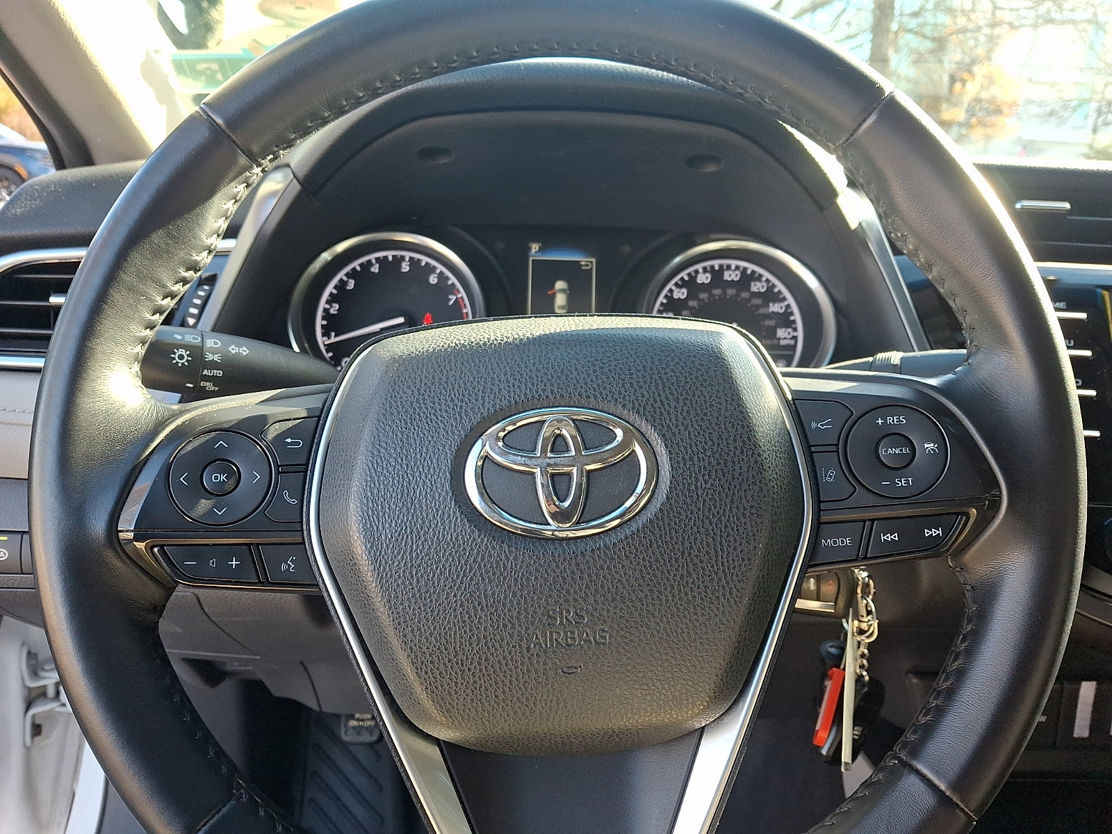 Used 2018 Toyota Camry SE image 18