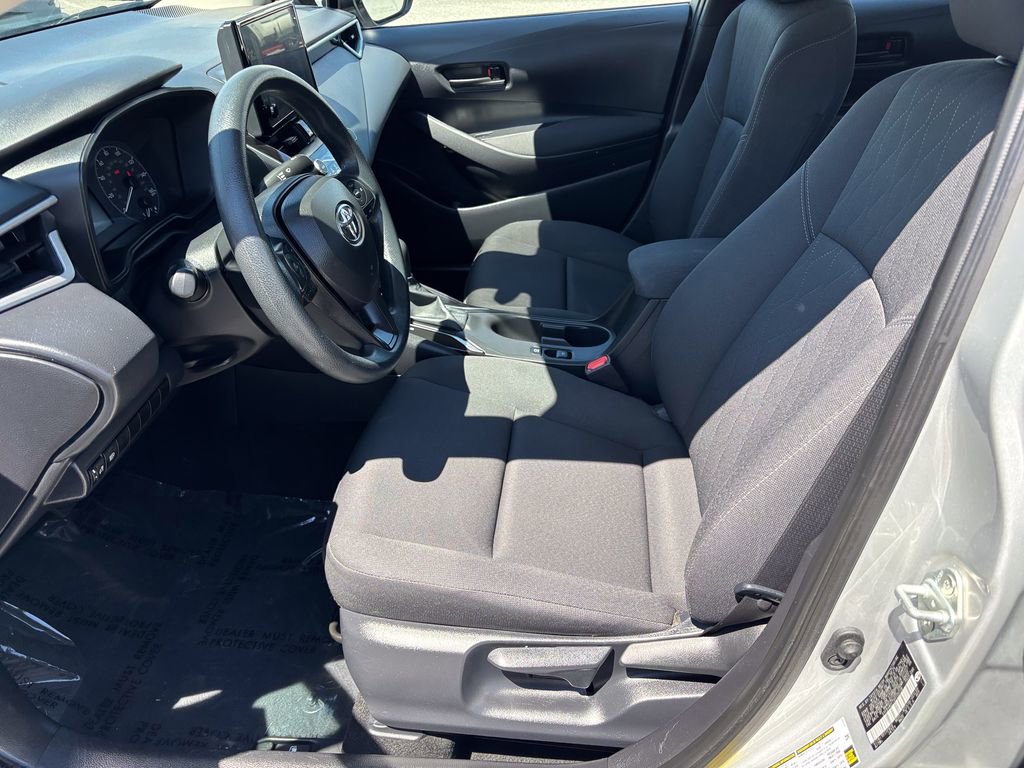 Used 2025 Toyota Corolla LE FWD image 15