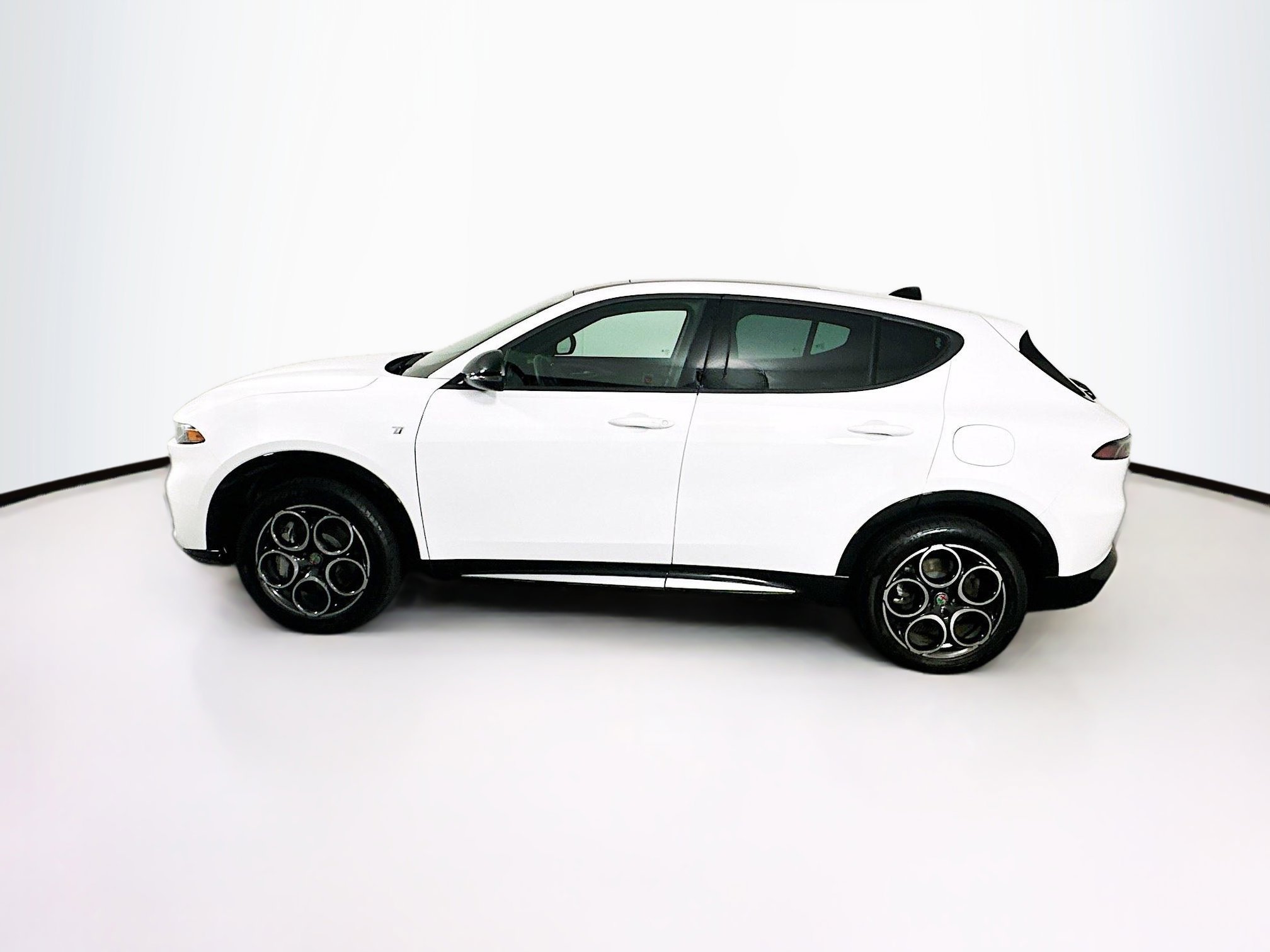 Used 2024 Alfa Romeo Tonale Ti AWD/4WD image 4