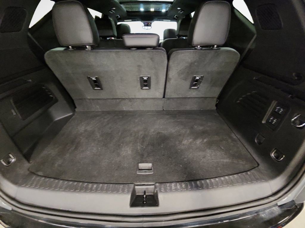Certified 2025 Chevrolet Traverse High Country w/ LPO, Illumination Package image 25
