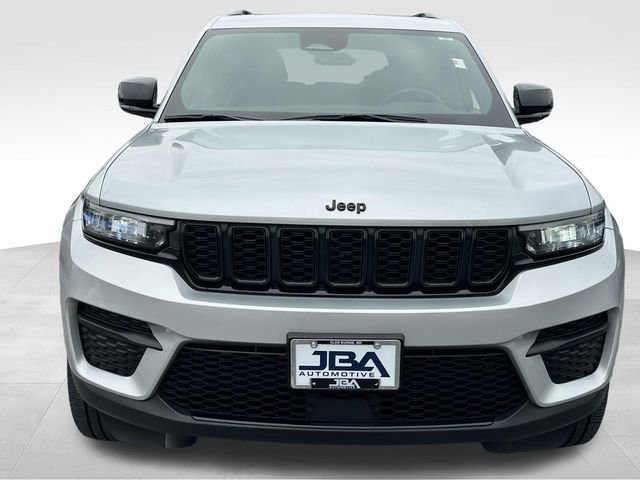 Used 2022 Jeep Grand Cherokee Altitude image 24