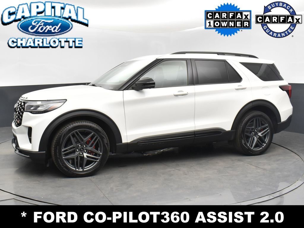 Used 2025 Ford Explorer ST image 4