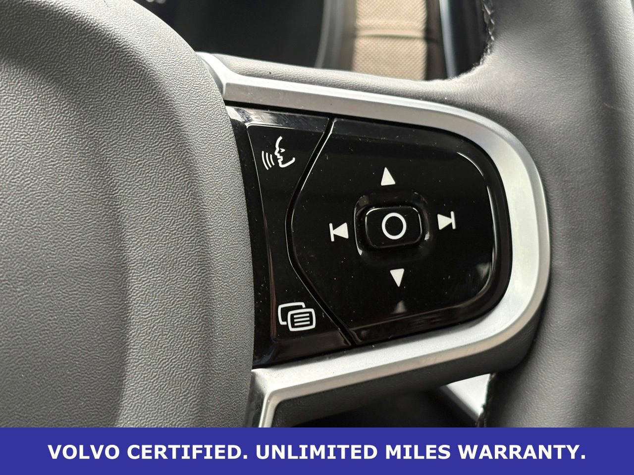 Certified 2025 Volvo XC90 B5 Plus AWD/4WD image 19