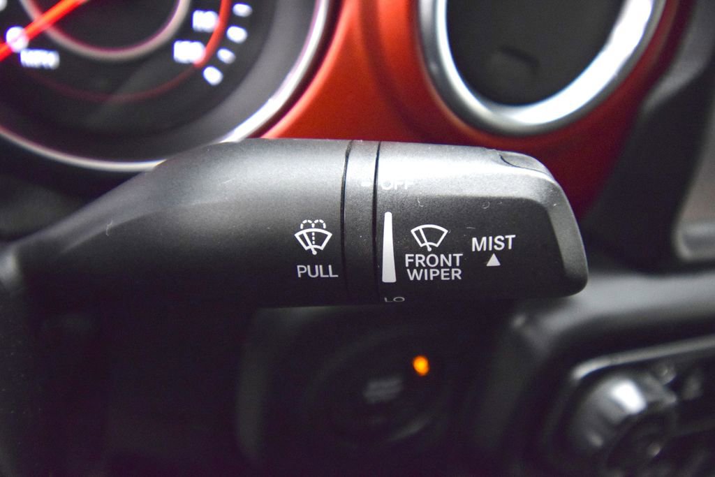 Used 2018 Jeep Wrangler Unlimited Rubicon AWD/4WD image 39