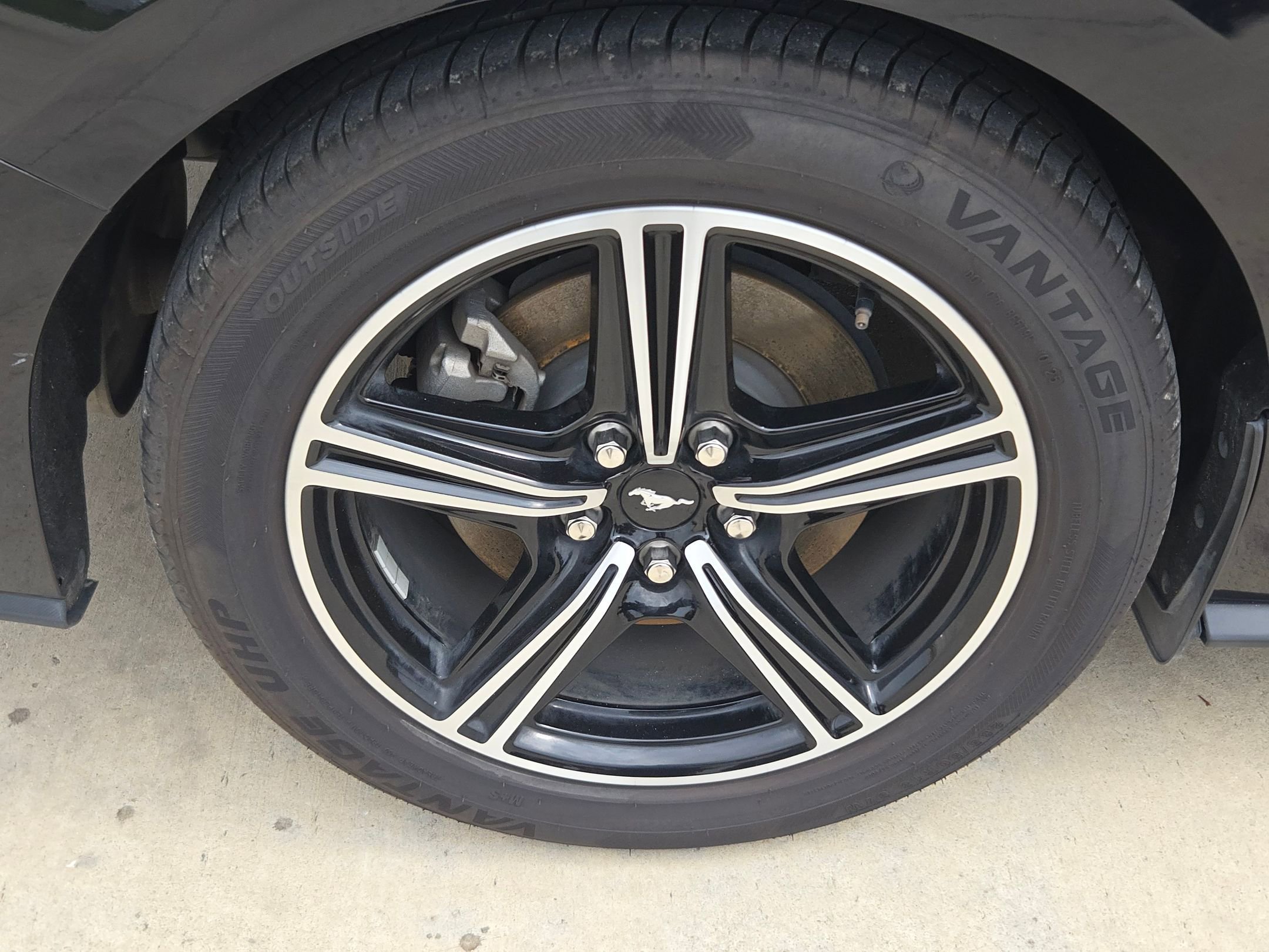 Used 2024 Ford Mustang Premium RWD image 27