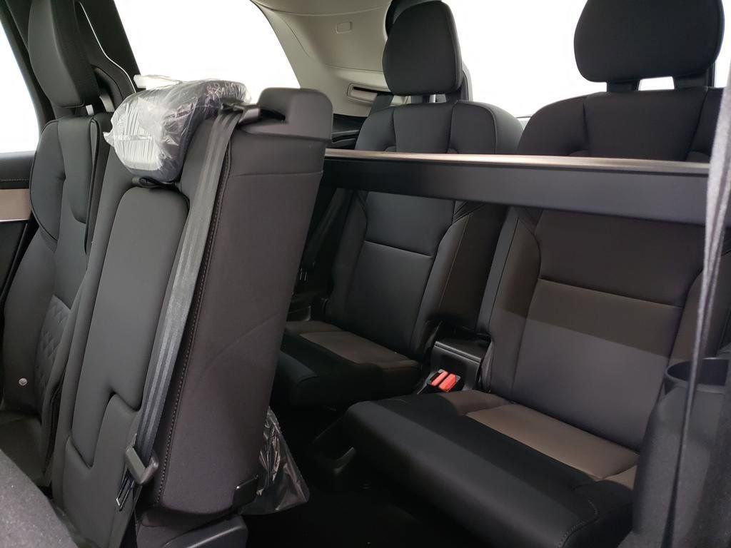 New 2025 Volvo XC90 T8 Core w/ Protection Package Premier AWD/4WD image 9