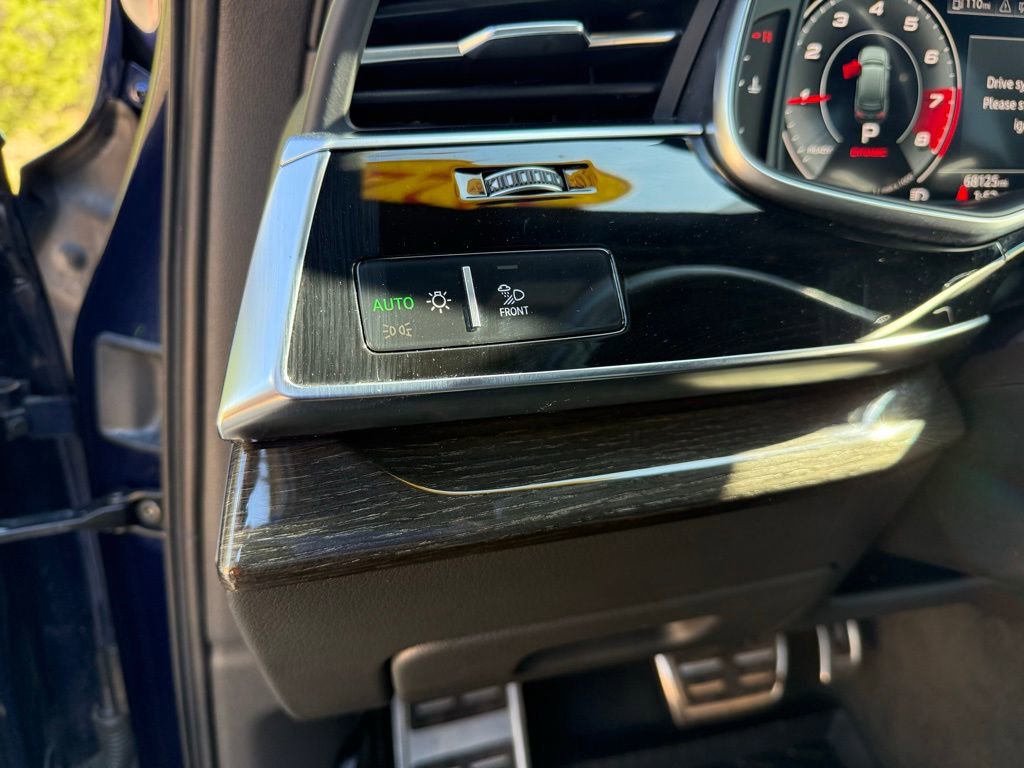 Used 2022 Audi SQ7 Prestige image 13