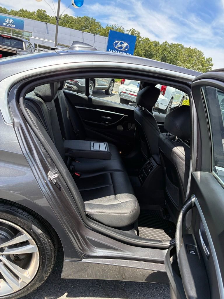 Used 2018 BMW 330i xDrive Sedan w/ Convenience Package AWD/4WD image 21