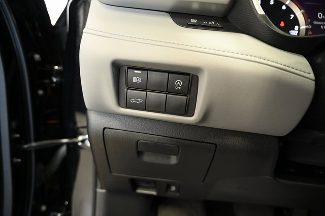 Used 2023 Toyota Highlander XLE image 26