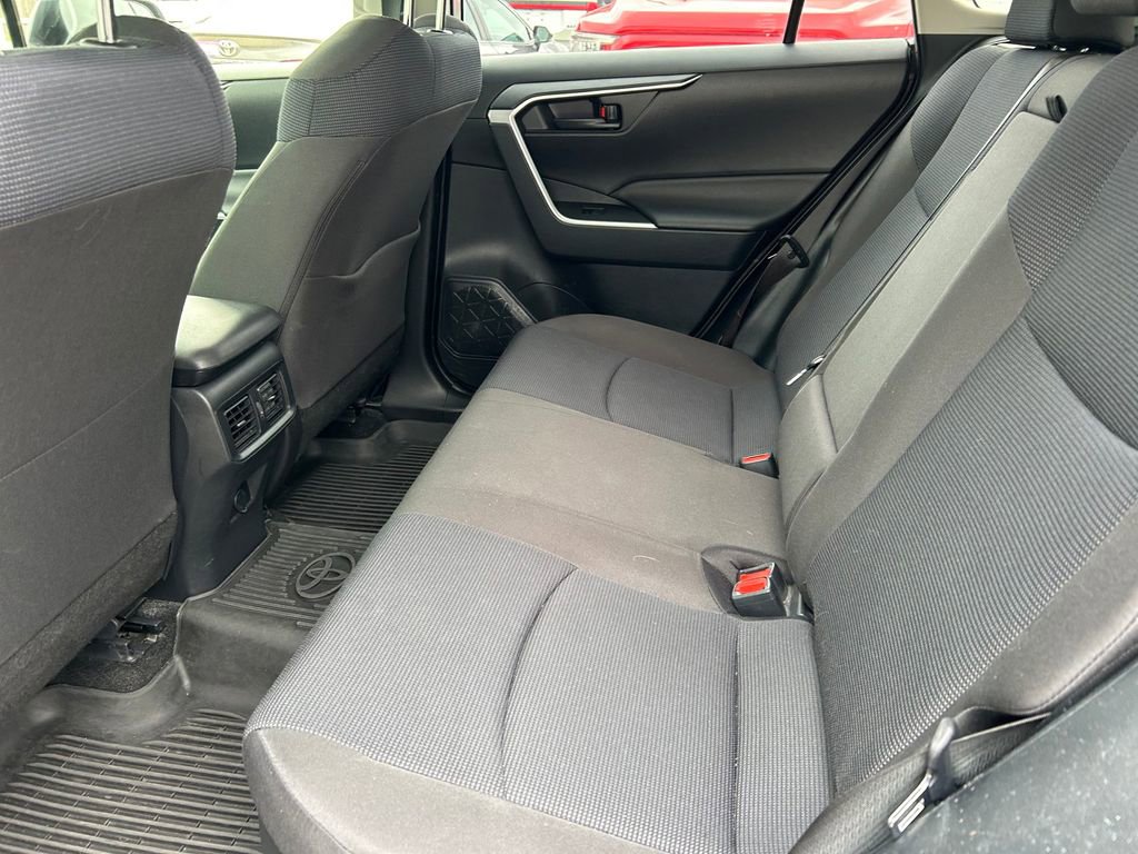 Certified 2022 Toyota RAV4 LE AWD/4WD image 16