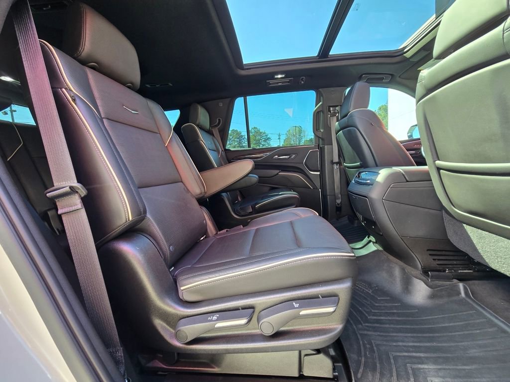 Used 2021 Cadillac Escalade Premium Luxury w/ Performance Package image 24