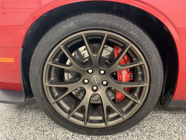 Used 2016 Dodge Challenger SRT Hellcat image 18