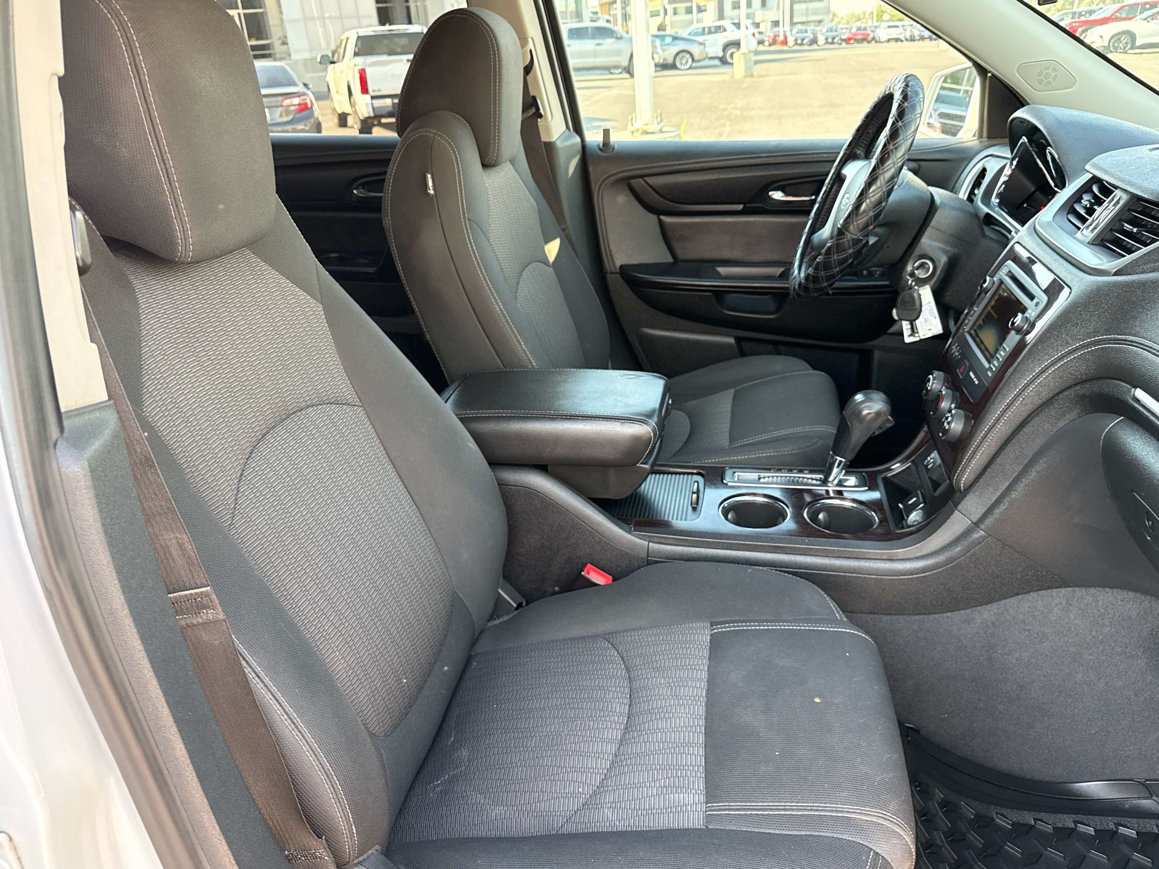 Used 2017 Chevrolet Traverse LT FWD image 19