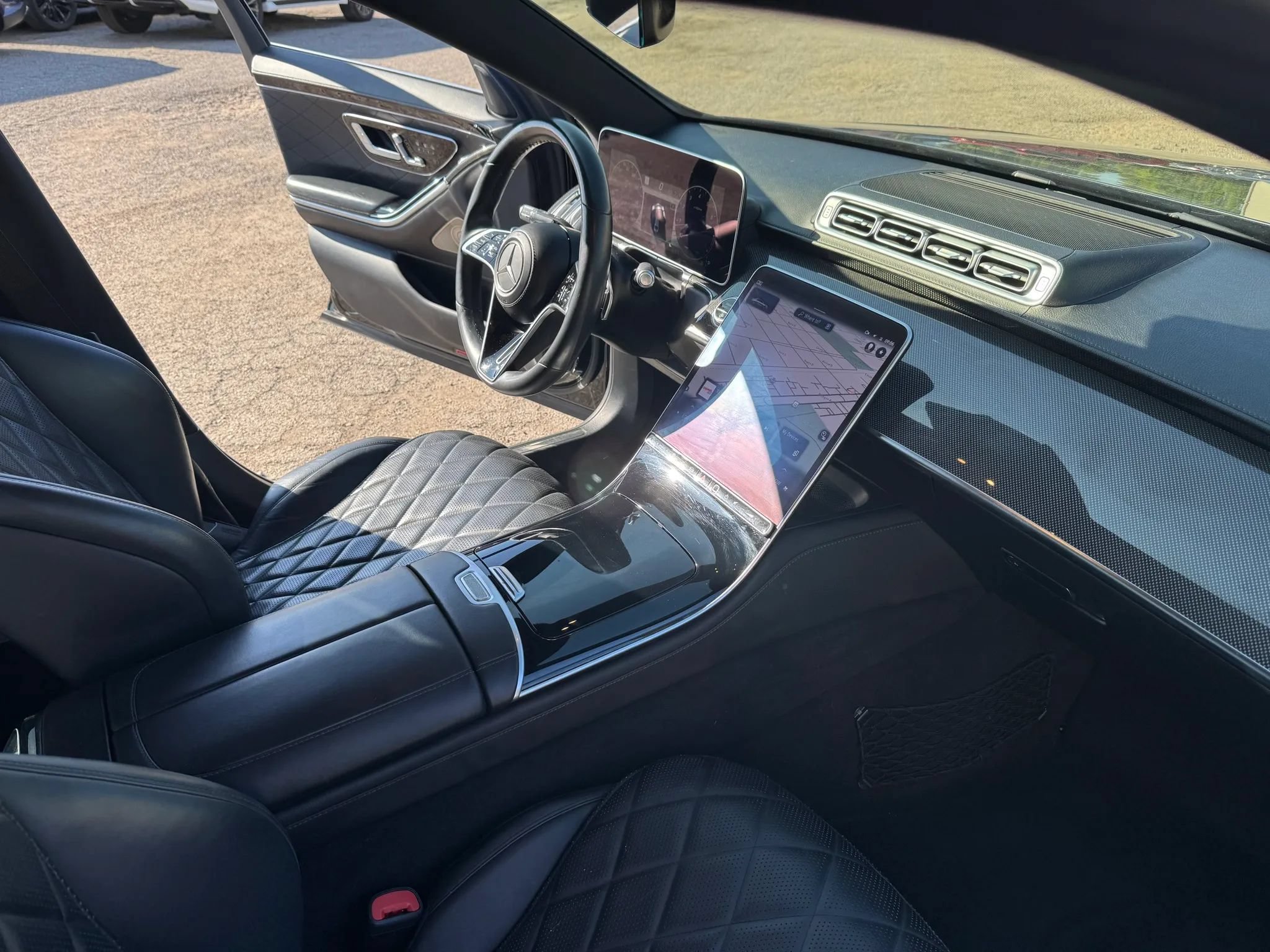 Used 2022 Mercedes-Benz S 580 4MATIC Sedan w/ AMG Line Package image 15