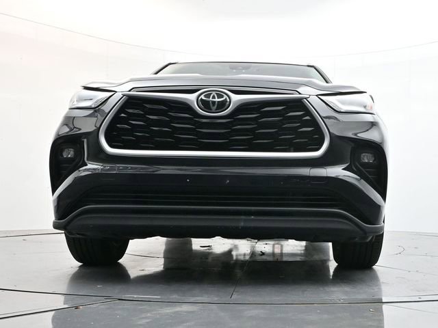 Used 2022 Toyota Highlander XLE image 44