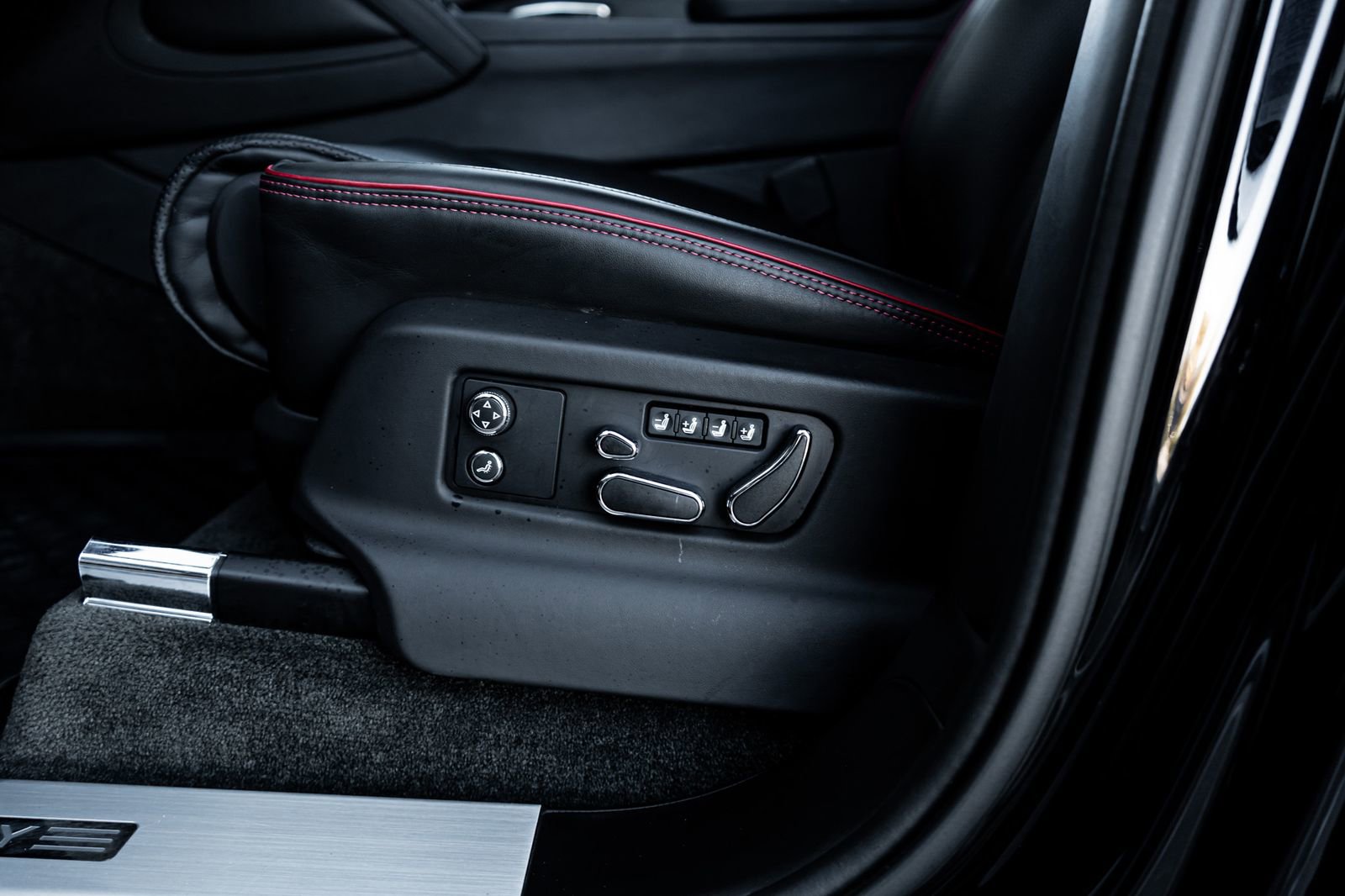 Used 2023 Bentley Bentayga Extended Wheelbase image 23