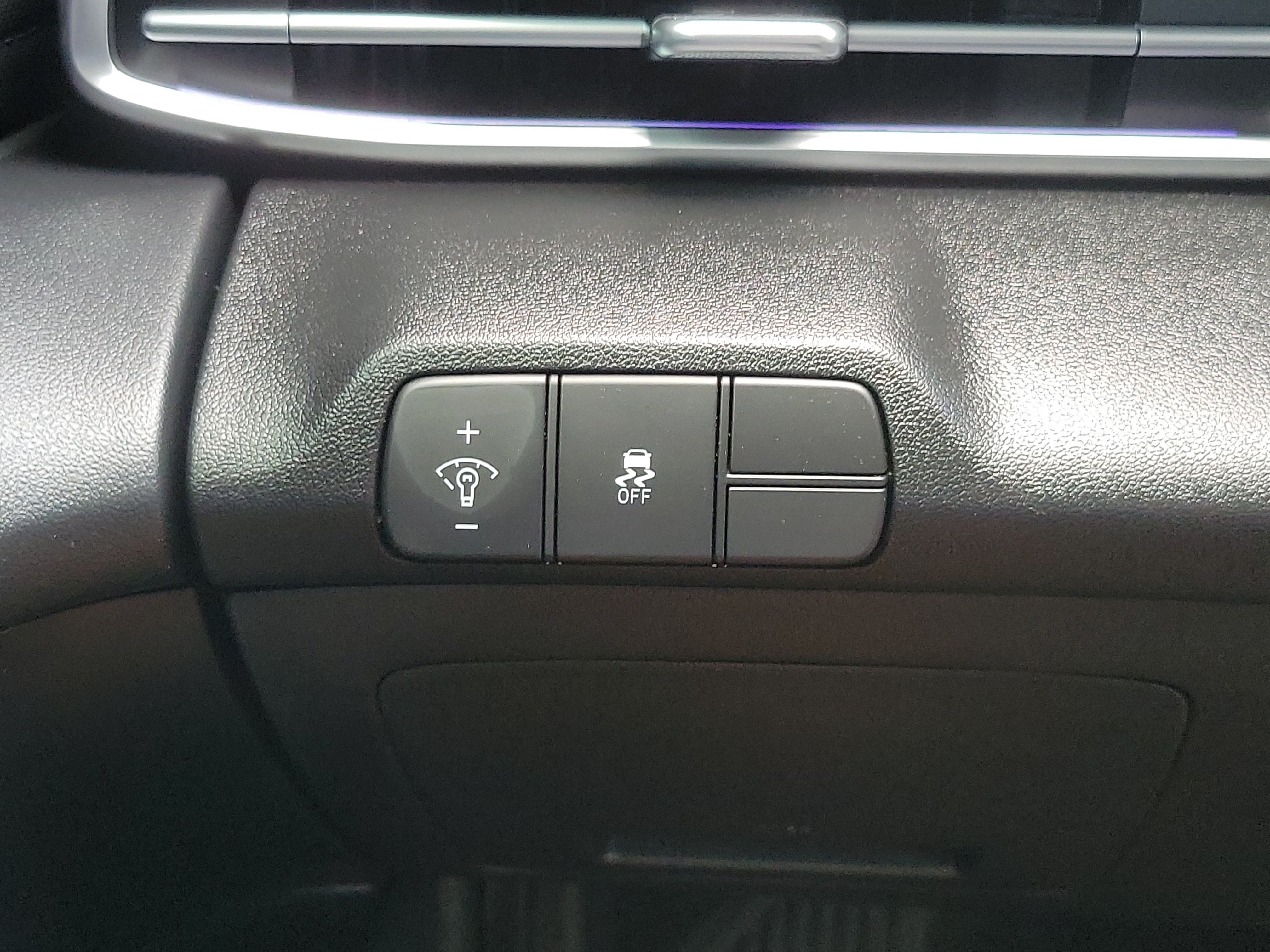 Used 2025 Hyundai Elantra SEL FWD image 24