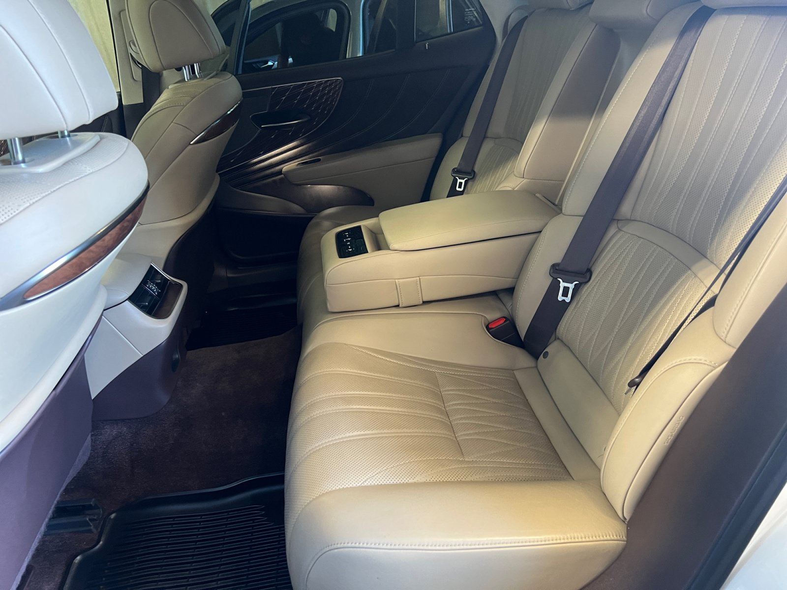 Used 2018 Lexus LS 500 AWD image 25