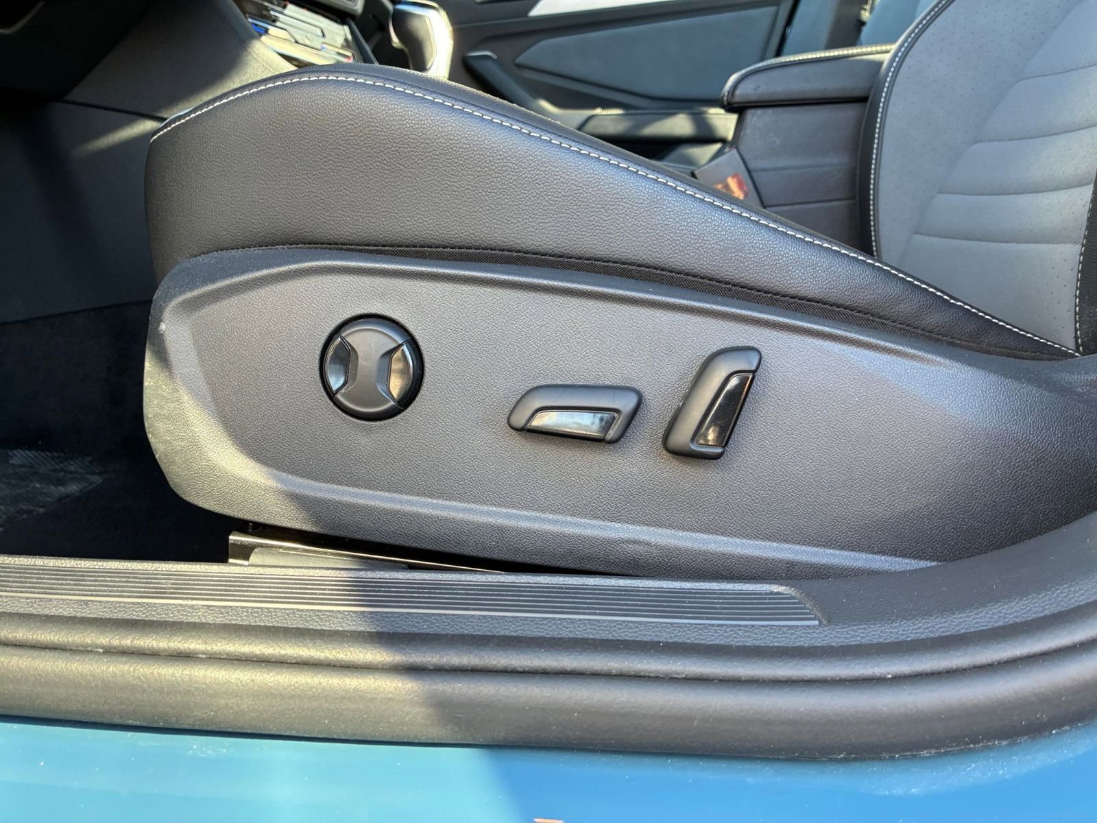 Used 2025 Volkswagen Jetta SE image 23