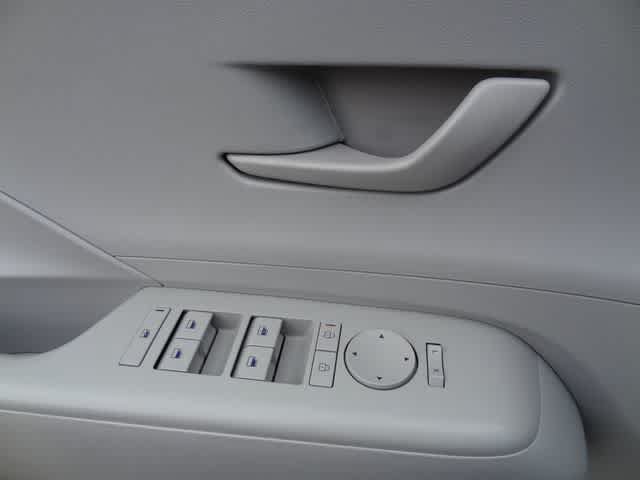 Used 2024 Hyundai Kona SEL FWD image 16
