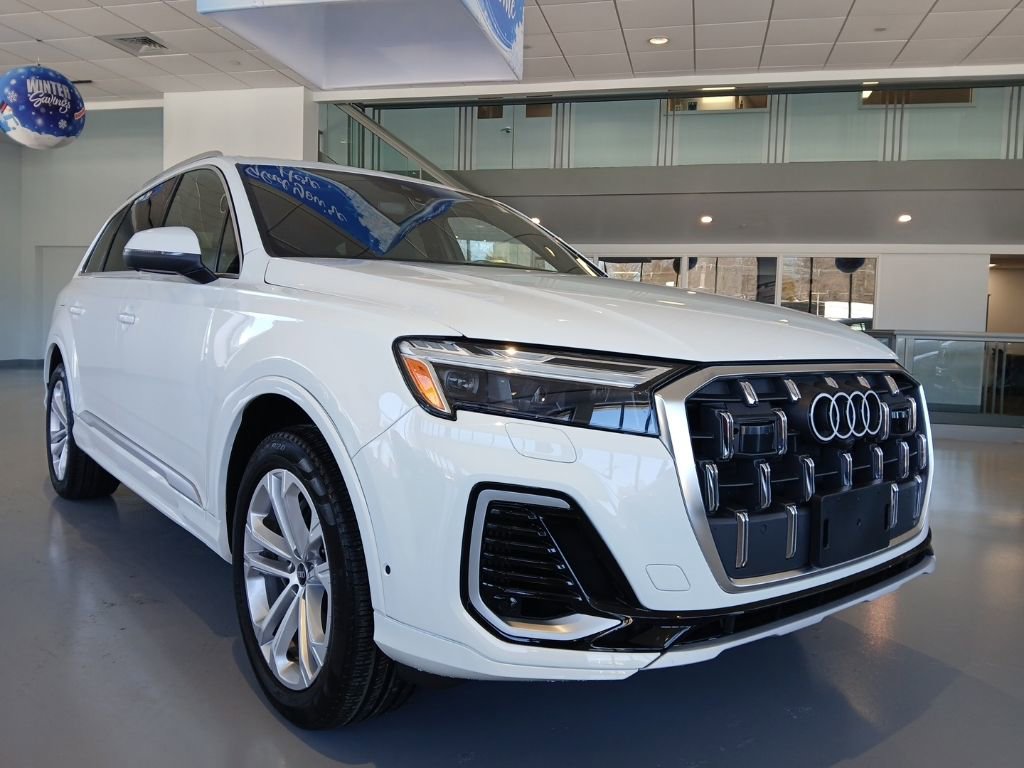 Used 2025 Audi Q7 3.0T Premium Plus