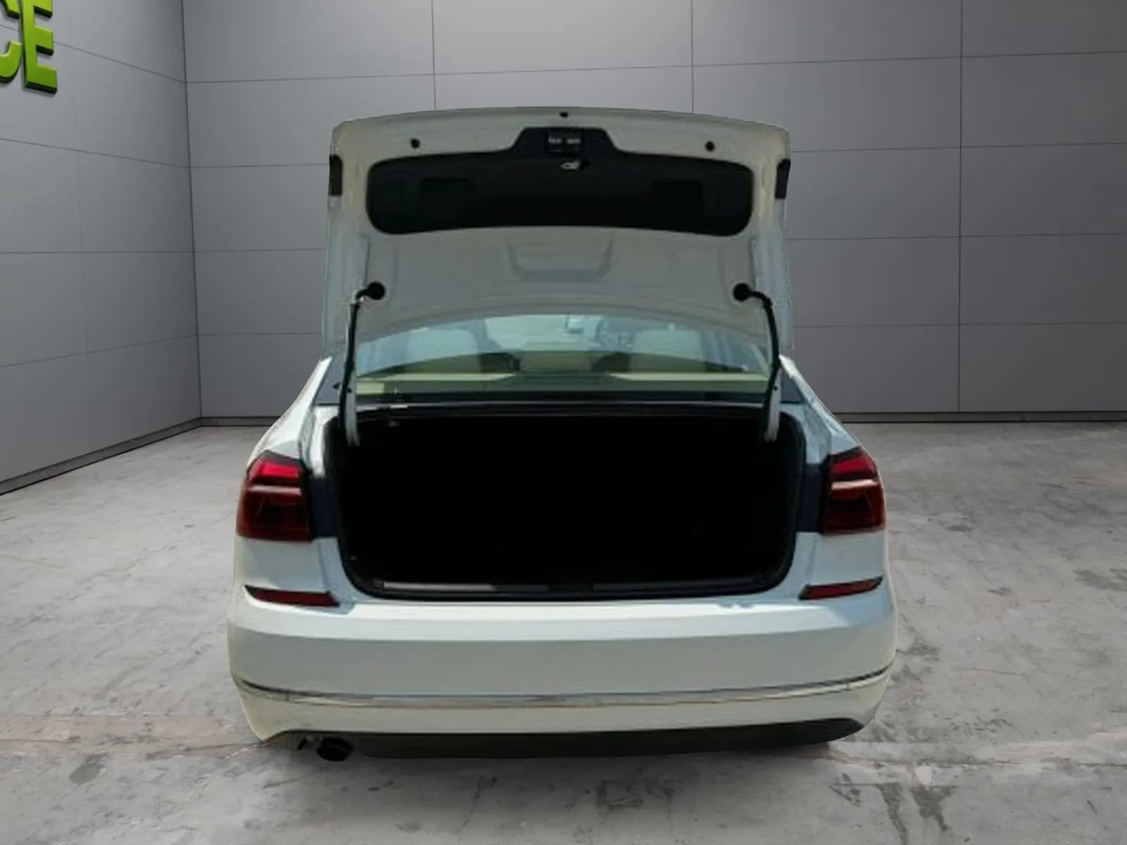 Used 2018 Volkswagen Passat 2.0T S FWD image 5
