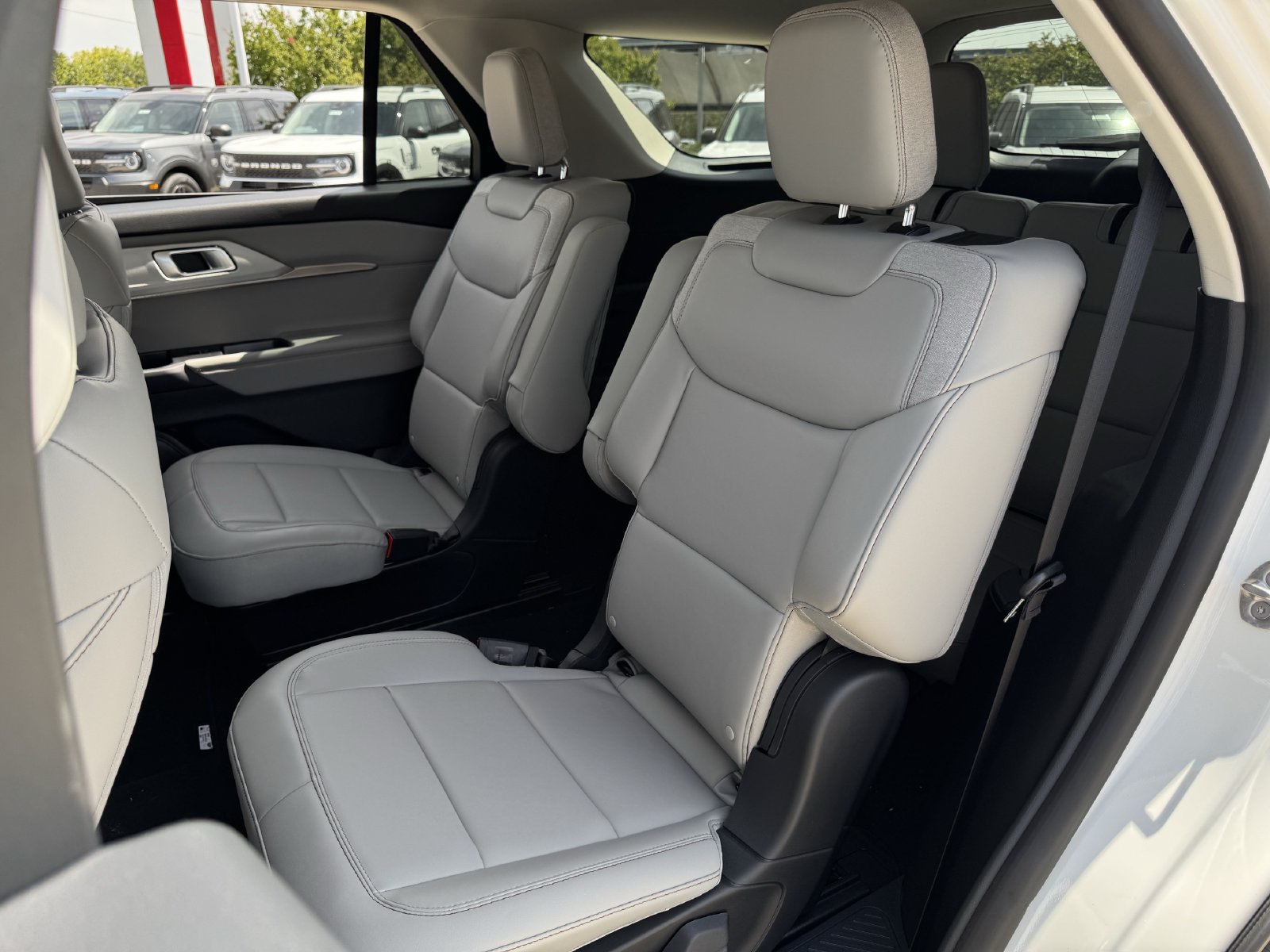 New 2026 Ford Explorer Active w/ Active Comfort Package RWD image 24