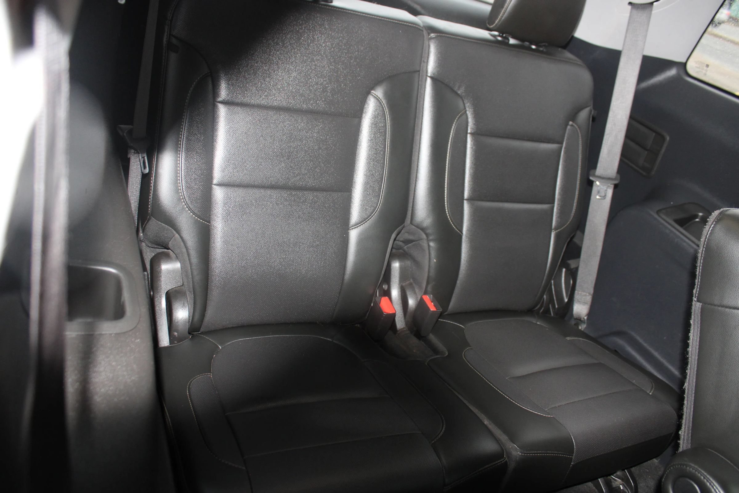 Used 2019 GMC Acadia SLT FWD image 18