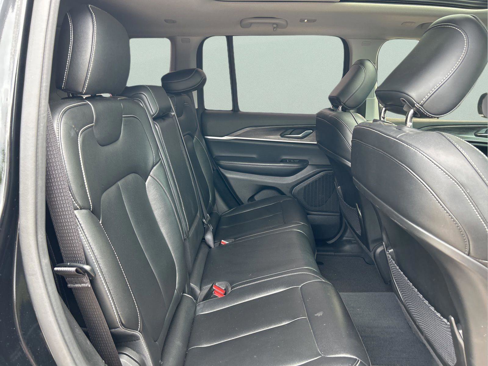 Certified 2023 Jeep Grand Cherokee Limited image 11