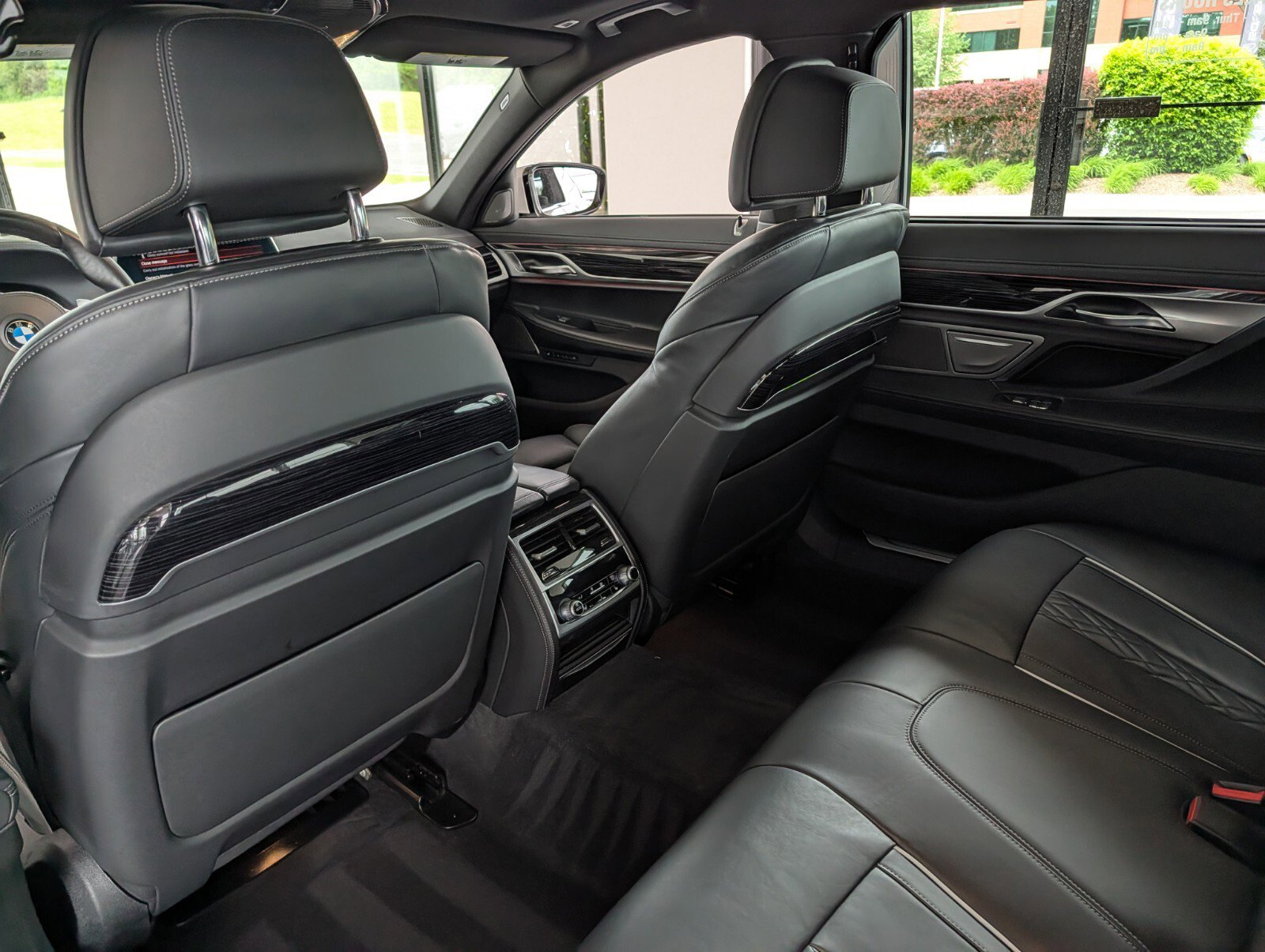Used 2022 BMW 740i xDrive w/ M Sport Package AWD/4WD image 14
