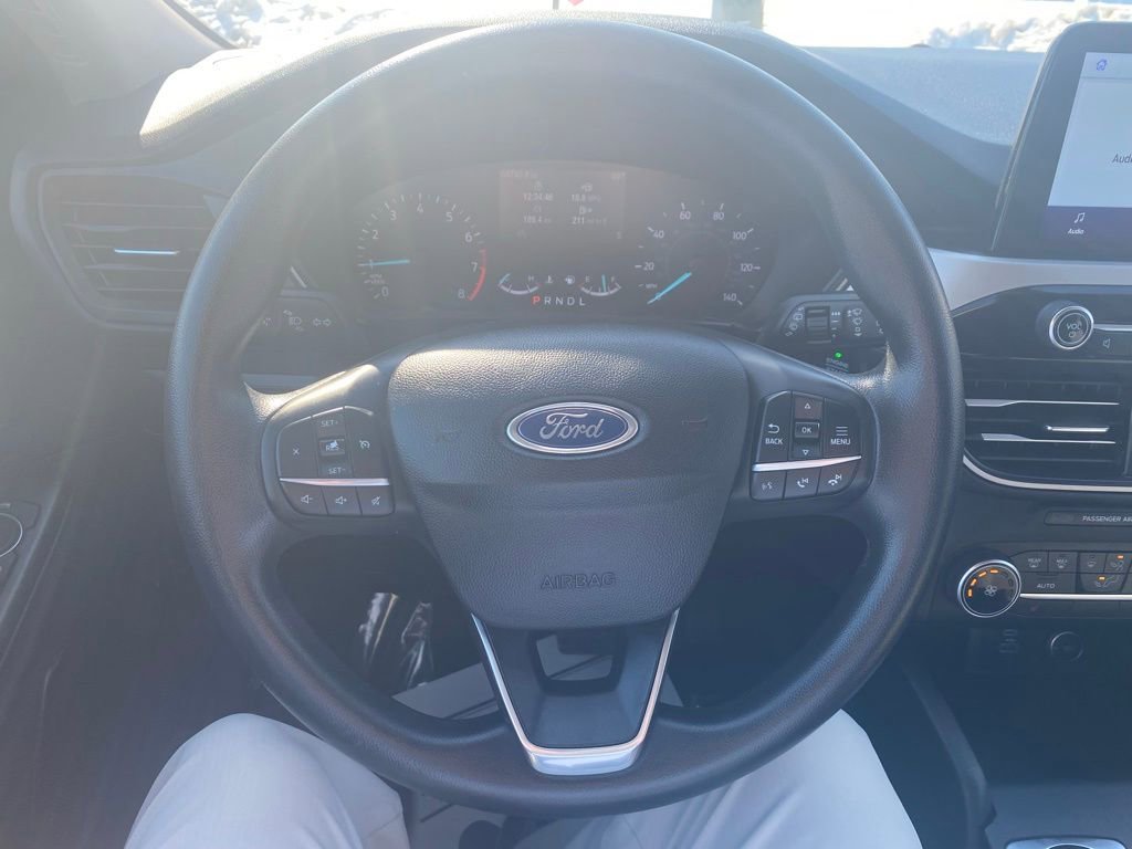Used 2020 Ford Escape SE image 18