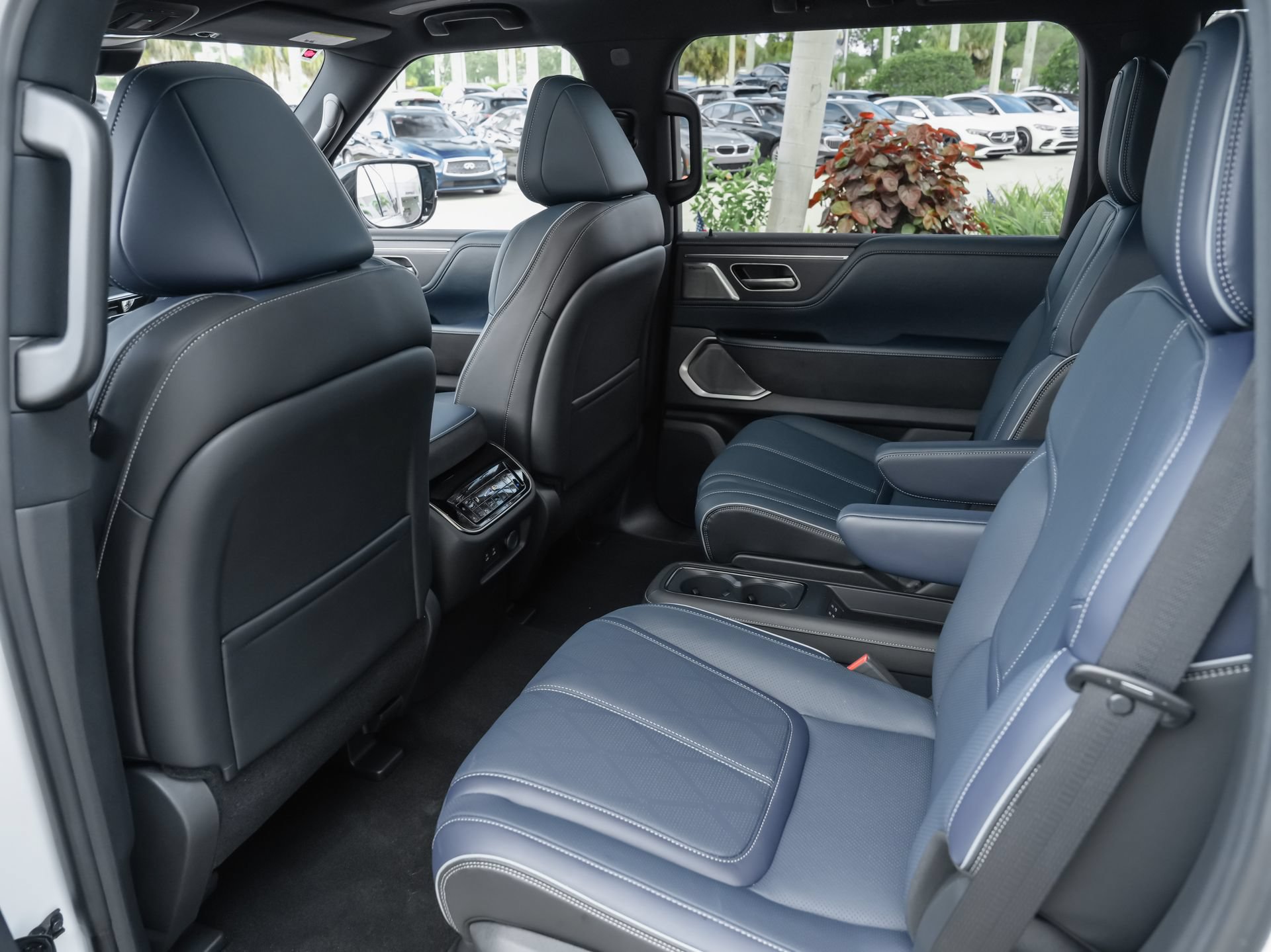 Certified 2026 INFINITI QX80 4WD w/ Sport Exterior Package image 32