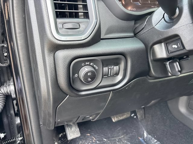 New 2026 RAM 2500 Laramie AWD/4WD image 17