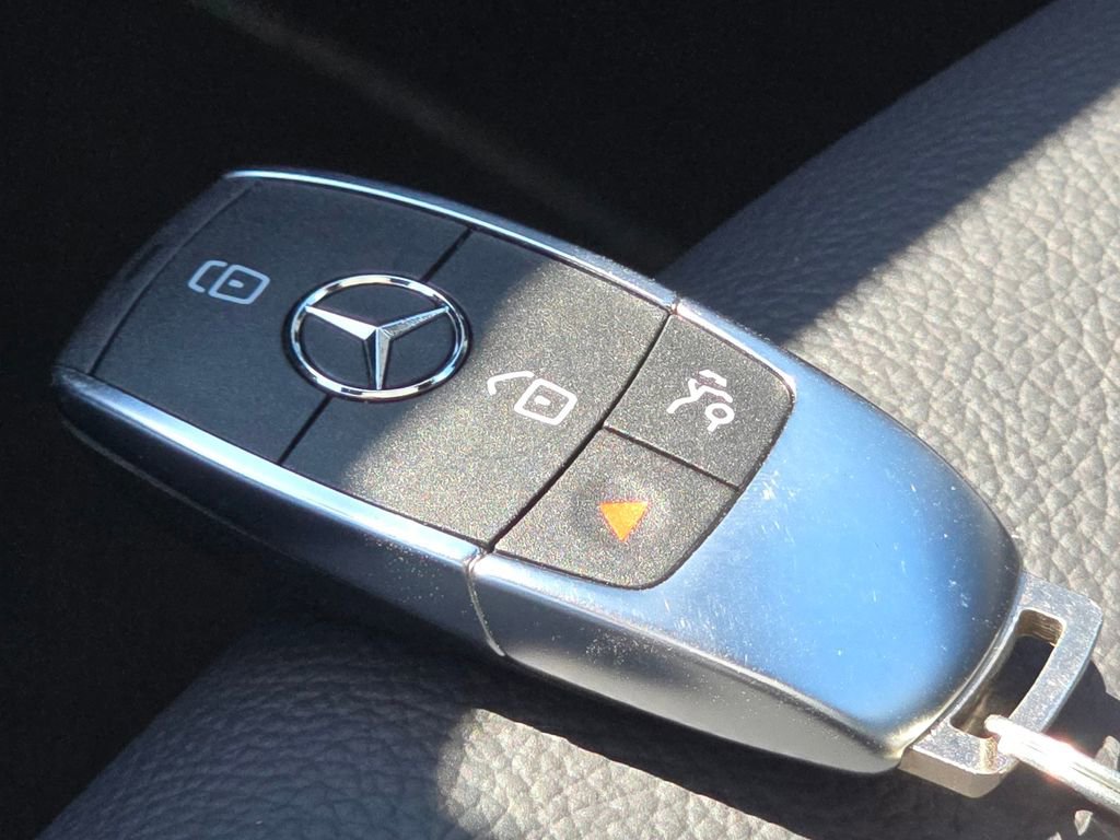 Certified 2026 Mercedes-Benz GLB 250 4MATIC image 38