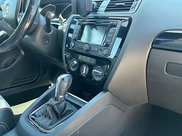 Used 2015 Volkswagen Jetta Sport FWD image 19