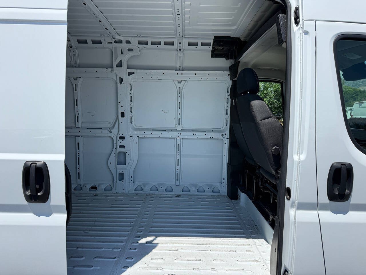 Used 2023 RAM ProMaster 3500 FWD image 24