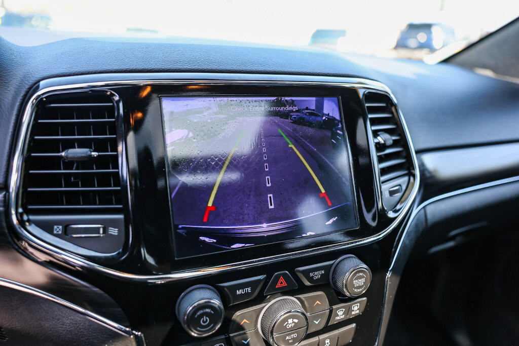 Used 2019 Jeep Grand Cherokee Limited w/ Luxury Group II RWD image 15