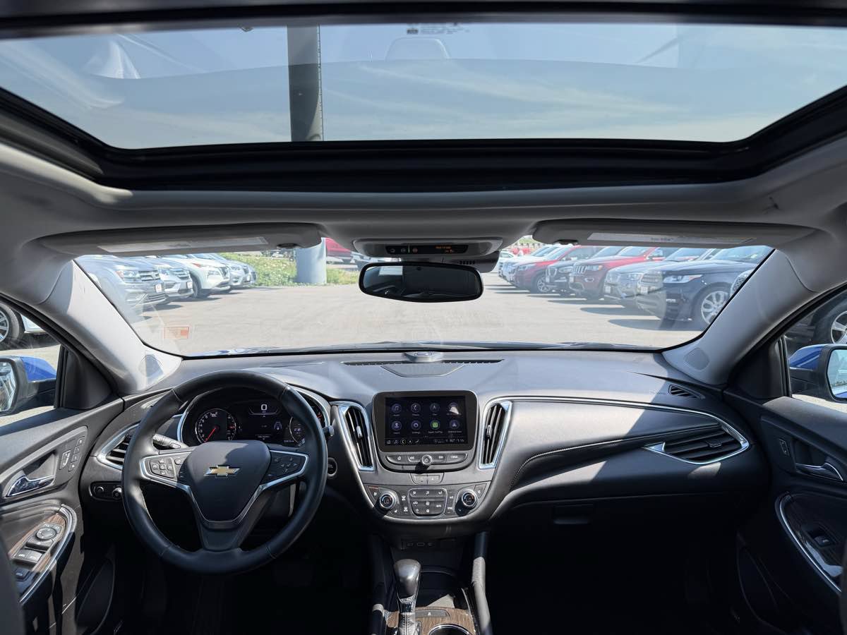Used 2023 Chevrolet Malibu LT FWD image 21