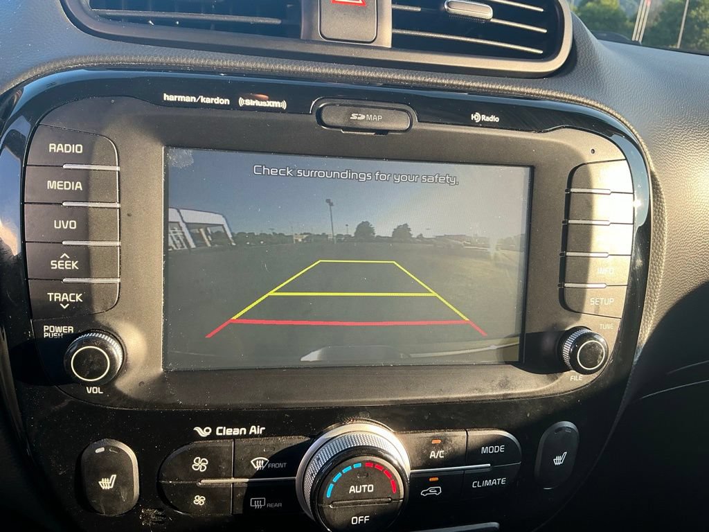 Used 2017 Kia Soul ! w/ Tech Package FWD image 23