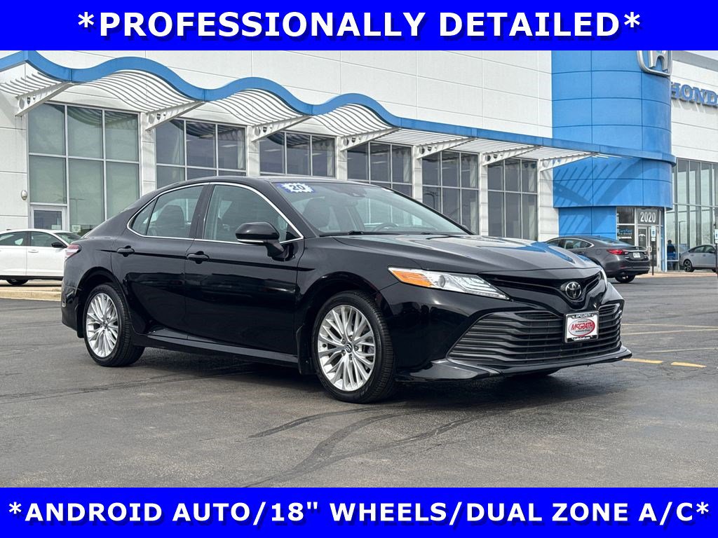 Used 2020 Toyota Camry XLE FWD image 3